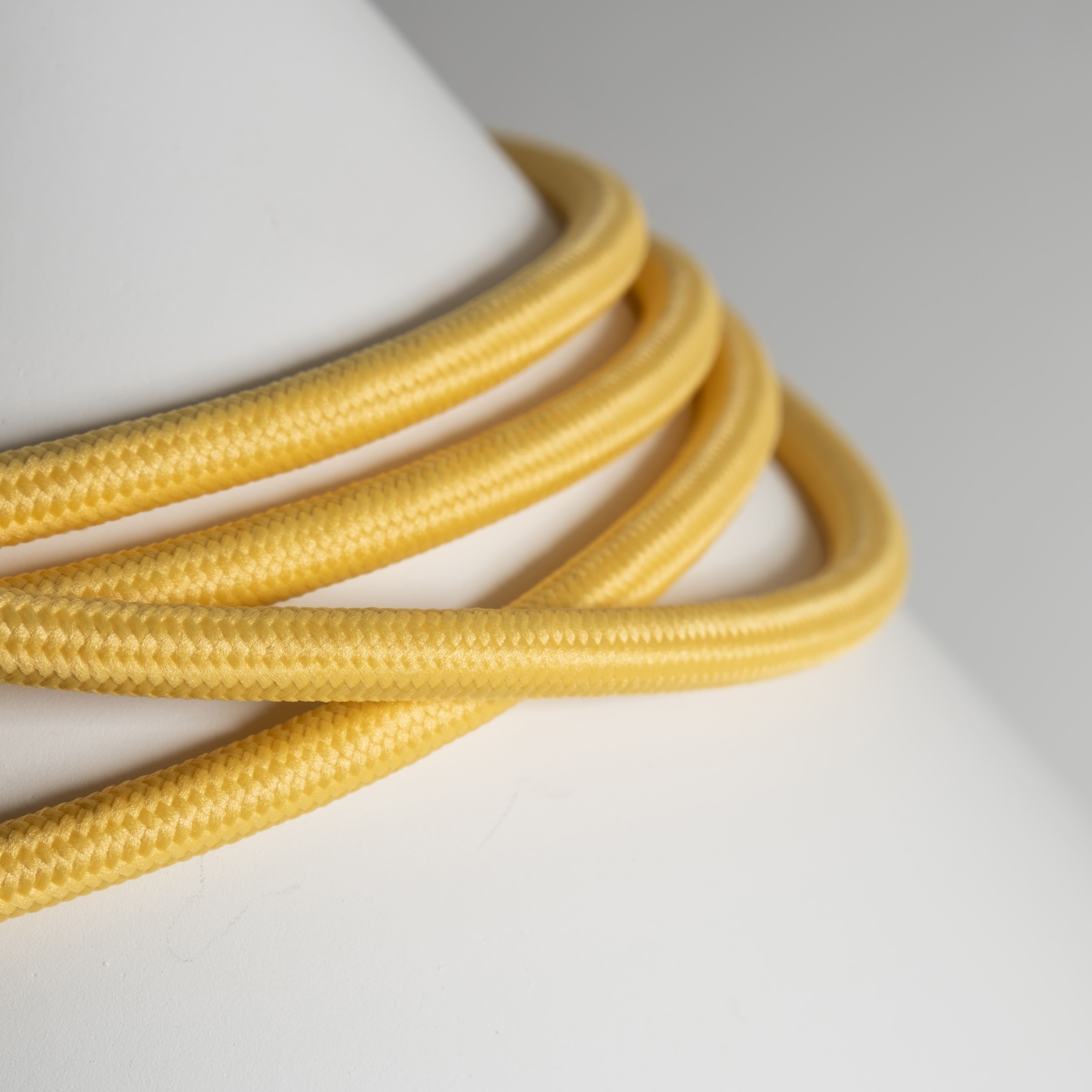 Amarelo